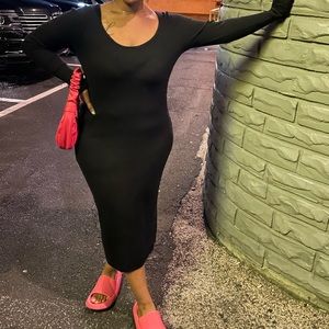 Longsleeve Black Curve Dress- Sweater Fabric